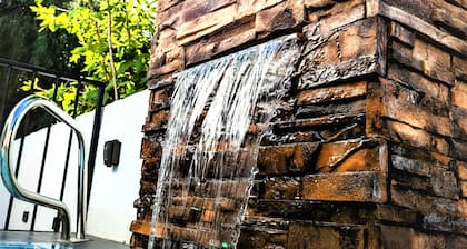 5bed/4bath Spacious Modern Home Centrally Located