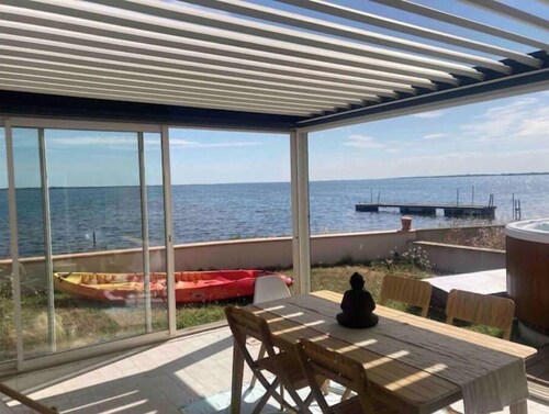 Nouveau :villa Avec spa sur L'étang de L'or