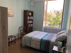 3 bedrooms, iron/ironing board