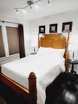 3 عدّة غرف نوم ومكتب ومكواة/لوح كي وسرير سفر