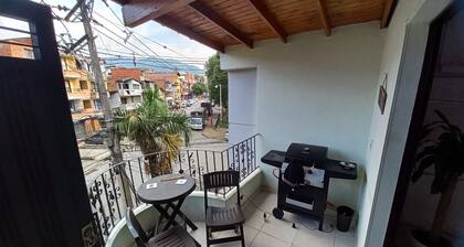 Cozy 1.5 Story w/ Balcony & Gas Grill next door to Bakery! Pet friendly too