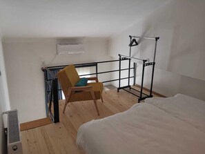1 chambre, bureau, chambres insonorisées, fer et planche à repasser