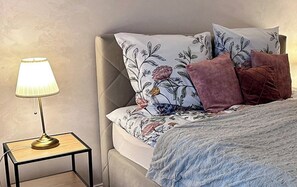 2 habitaciones, cuna de viaje, wifi gratis y ropa de cama