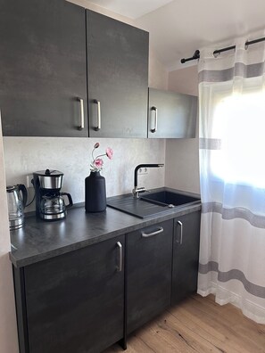 Køleskab, ovn, kogeplade, opvaskemaskine