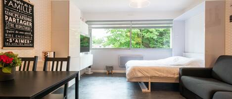 Een strijkplank/strijkijzer, gratis wifi