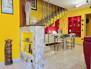 Dining - Lovely house with garden (La Maddalena)