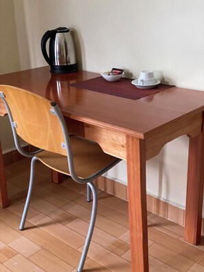 1 bedroom, desk, free WiFi - Acacia Gardens Gilgil  (Nakuru)