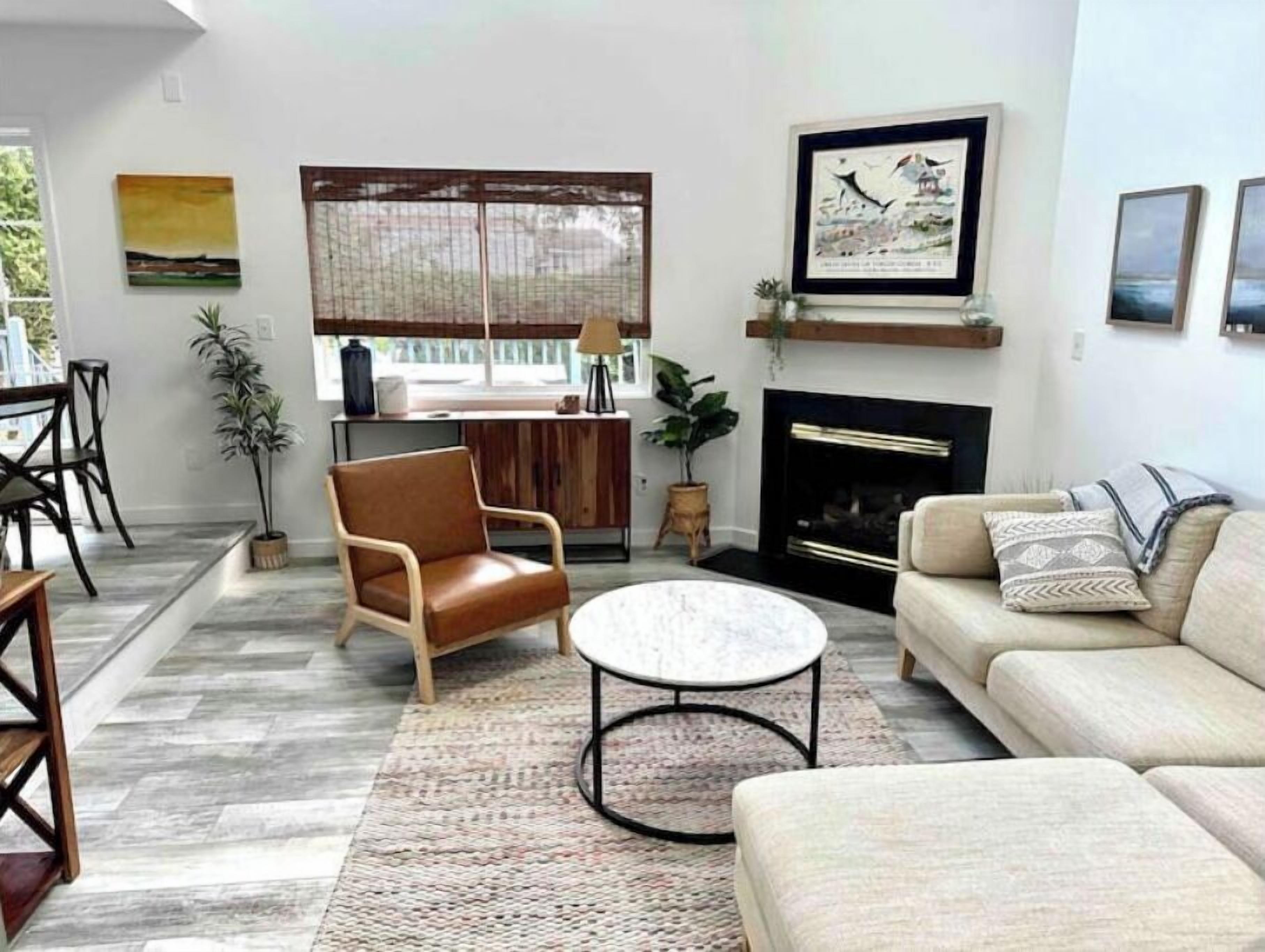 Spacious newly-renovated family home next to beautiful park & playground!