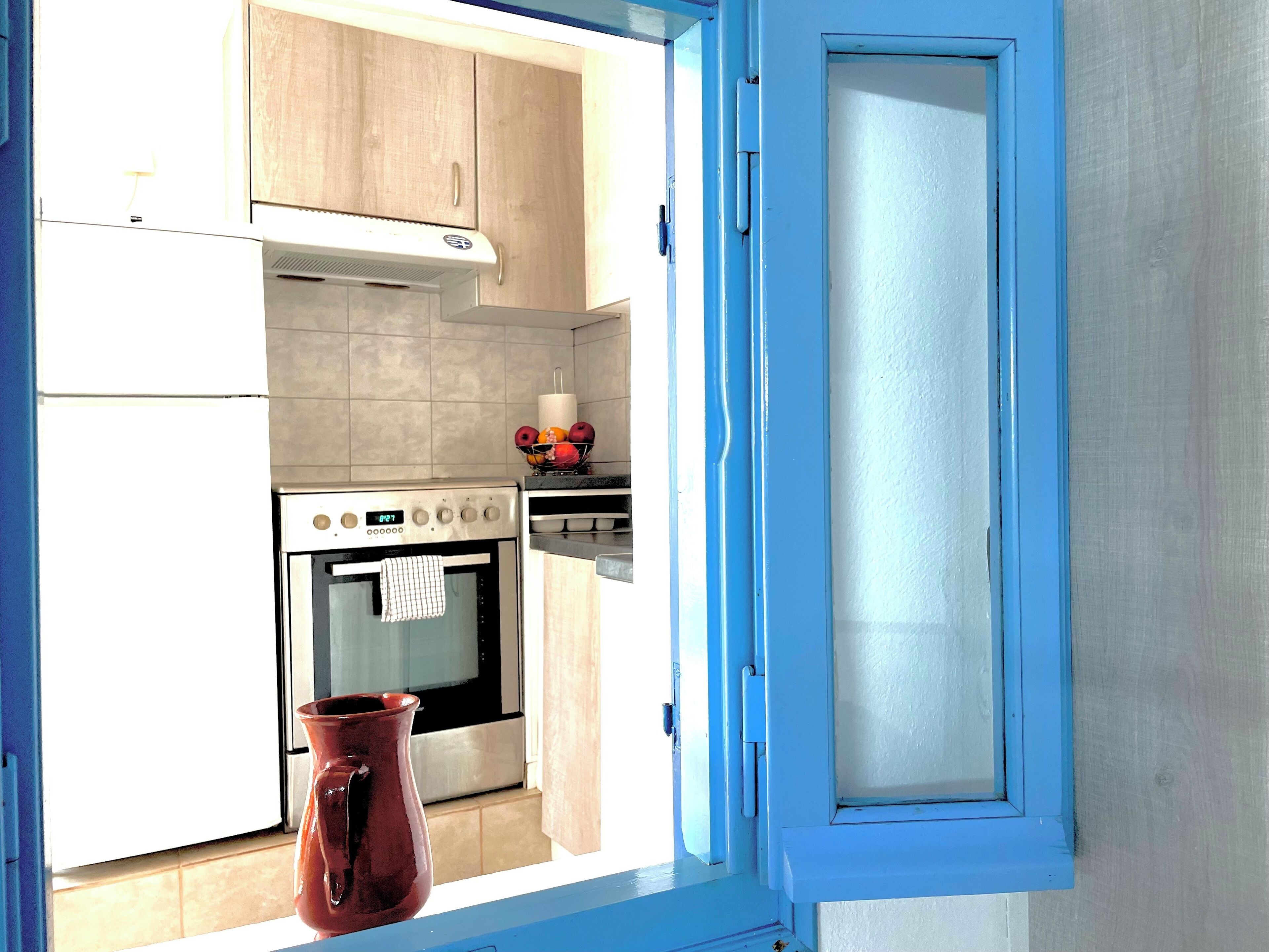 Apartamento | Cozinha privada | Geladeira grande, fogão, chaleira elétrica, torradeira