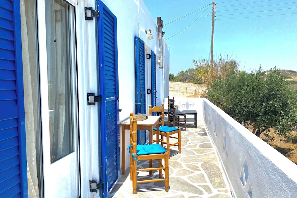 Amazing Blue Marsis Apartment in Paros - Κώστος