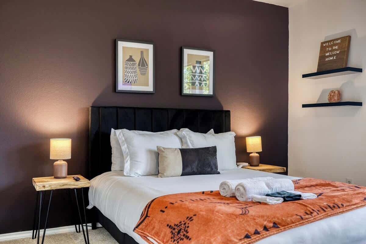 6 habitaciones, tabla de planchar con plancha y cuna de viaje 