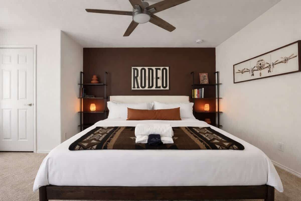 6 bedrooms, iron/ironing board, travel crib, free WiFi