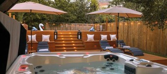 6 Bedroom Villa | Pool | Hot Tub | Party Cabana