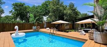 6 Bedroom Villa | Pool | Hot Tub | Party Cabana