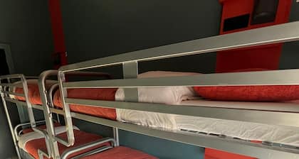 Brú Bar & Hostel