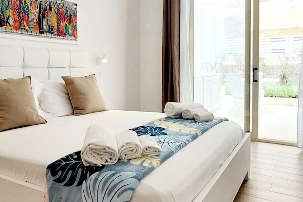 Standaard kamer | Luxe beddengoed, donzen dekbedden, bedden met traagschuimmatras