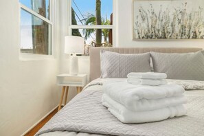 Literie hypoallergénique, matelas mémoire de forme, bureau