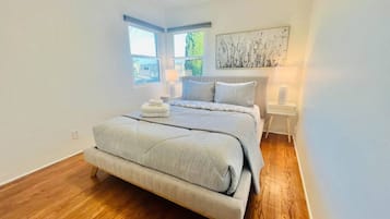 1 bedroom, hypo-allergenic bedding, memory-foam beds, desk