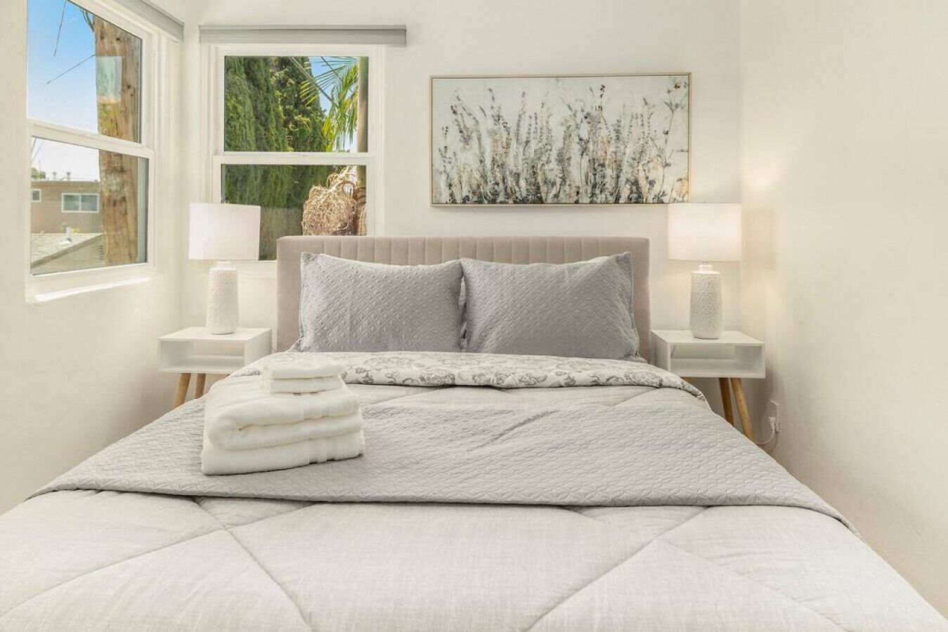 1 bedroom, hypo-allergenic bedding, memory-foam beds, desk