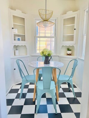 Dining - Charming 3br House w/AC Firepit Close 2 Everything (San Diego)