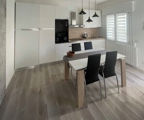 Dining - GIGI HOUSE [PIAZZA MAZZINI] 300m from the sea - 2 BATHROOMS & 2 BEDROOMS (Lido di Jesolo)