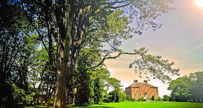 Newton Hall Courtyard Rooms