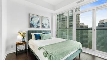 Exclusive Apartment, 3 Bedrooms, Balcony | Individually decorated, individually furnished, desk, laptop workspace