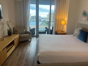 1 bedroom, desk, iron/ironing board, WiFi