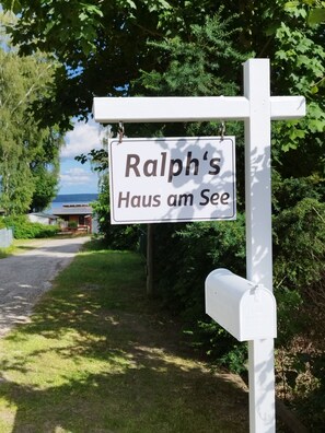 Property grounds - Ralph's house by the lake (Plau am See)