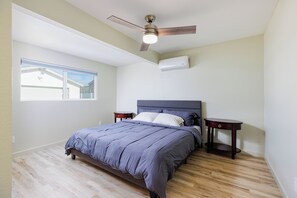 2 chambres, fer et planche à repasser, Wi-Fi gratuit, draps fournis