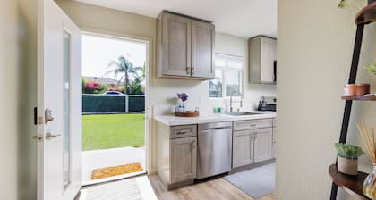 Cozy and Quiet Front House