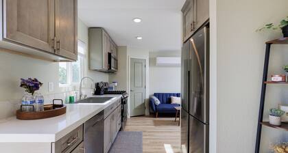 Cozy and Quiet Front House