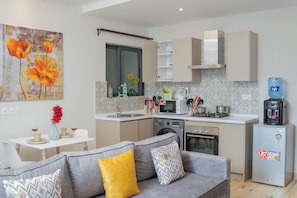 Fridge, microwave, oven, electric kettle - Elite Residence 1 bedroom Apartment (Nairobi)