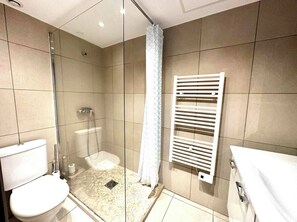 Hair dryer, towels - Spacious cocoon close to the beach (Ajaccio)