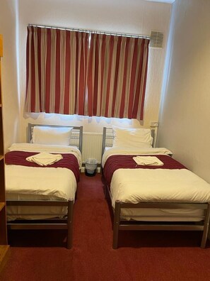 Kamar Twin | Setrika/meja setrika