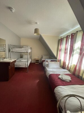 Iron/ironing board - St Nicholas Hotel Kenton (Harrow)