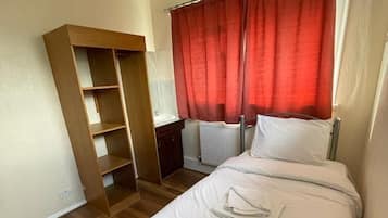 Chambre Simple | Fer et planche à repasser
