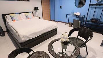 Individually furnished, soundproofing, free WiFi, bed sheets