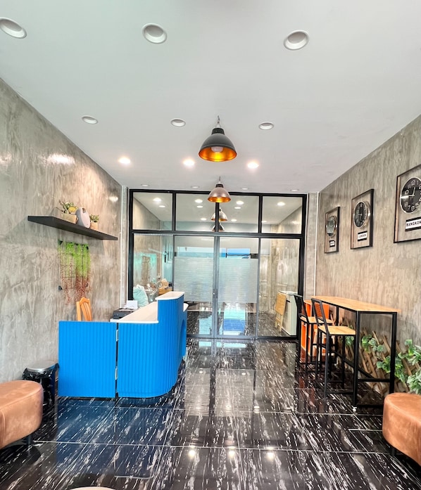 Vista frontal de la propiedad