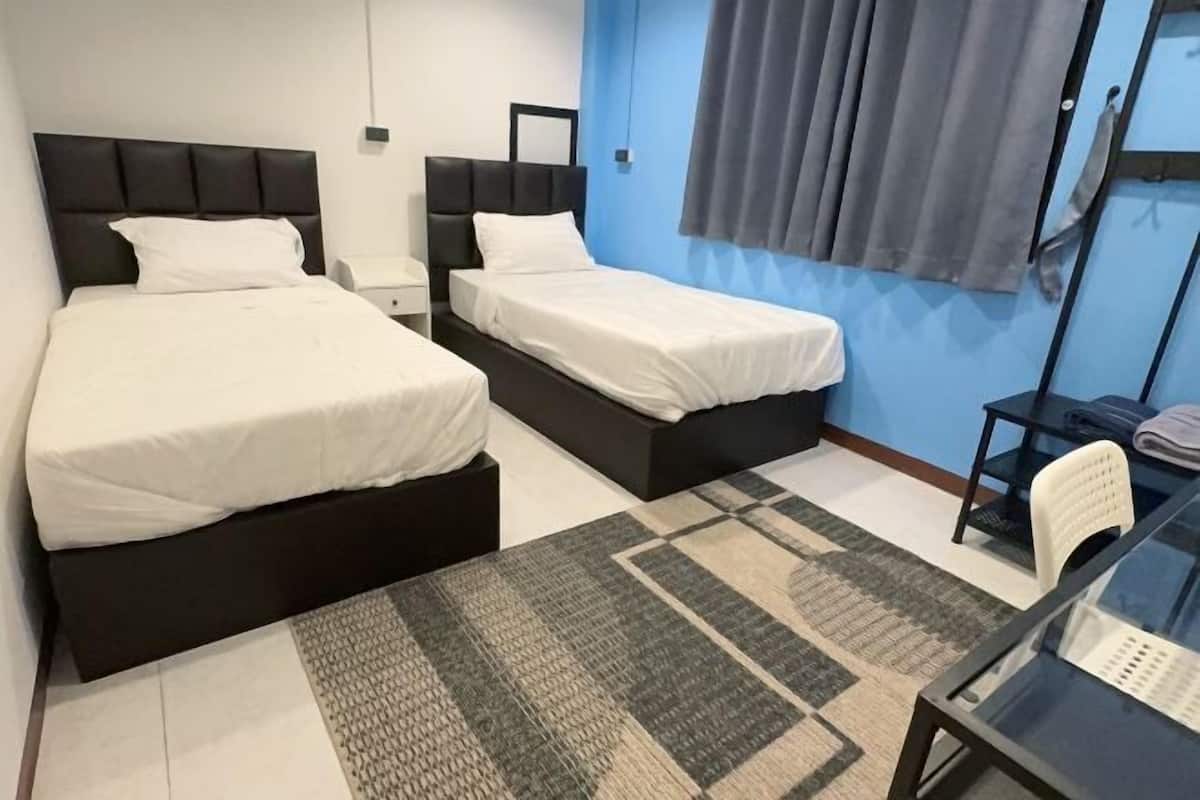 Soundproofing, WiFi (free), individually furnished, bed sheets