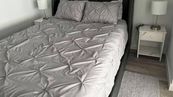 1 bedroom, travel crib, WiFi