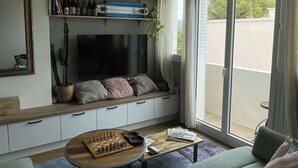 Smart-TV og stereoanlegg