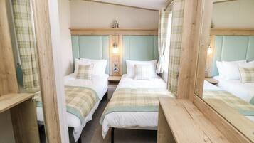 2 bedrooms, individually decorated, individually furnished, free WiFi