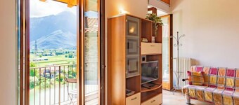Apartment Flat 4 by Interhome