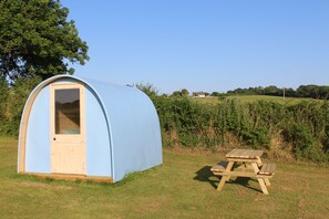 Cabin | Property grounds - The Pod Garden- Cozy Glamping Pod, Rural Location (Newquay)