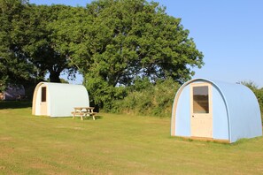 Cabin | Property grounds - The Pod Garden- Cozy Glamping Pod, Rural Location (Newquay)