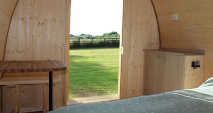 The Pod Garden- Cozy Glamping Pod, Rural Location
