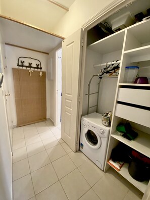 Interior - Studio next to the beach - Queen's Garden (Menton)