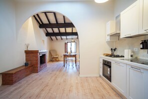 Kühlschrank, Ofen, Herdplatte, Geschirrspüler