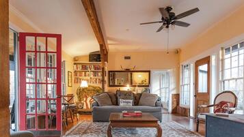 Smart TV, books, video library, stereo